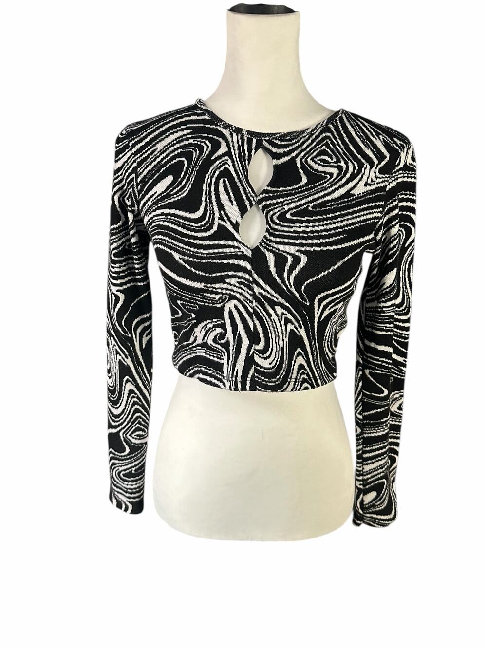 Zara Black and White Crop Sweater Medium